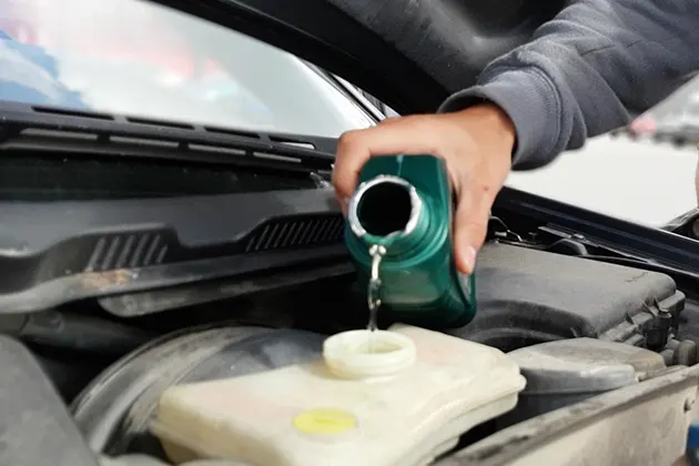 Diferencias entre reponer aceite y cambiar el aceite del coche